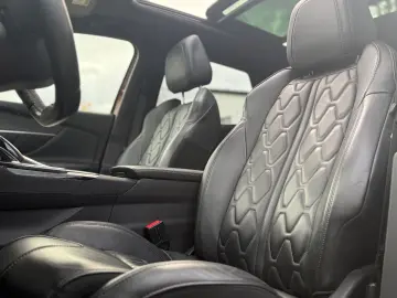 PEUGEOT 3008 GT Line 1.5 HDI Memory Pano Massage 360 Kam