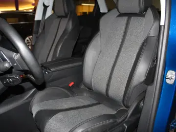 PEUGEOT 3008 Allure 1.5D NAVI LED SHZ PDC T-LEDER TEMPO