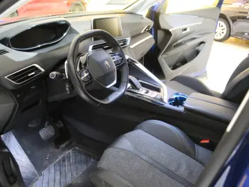 PEUGEOT 3008 Allure 1.5D NAVI LED SHZ PDC T-LEDER TEMPO