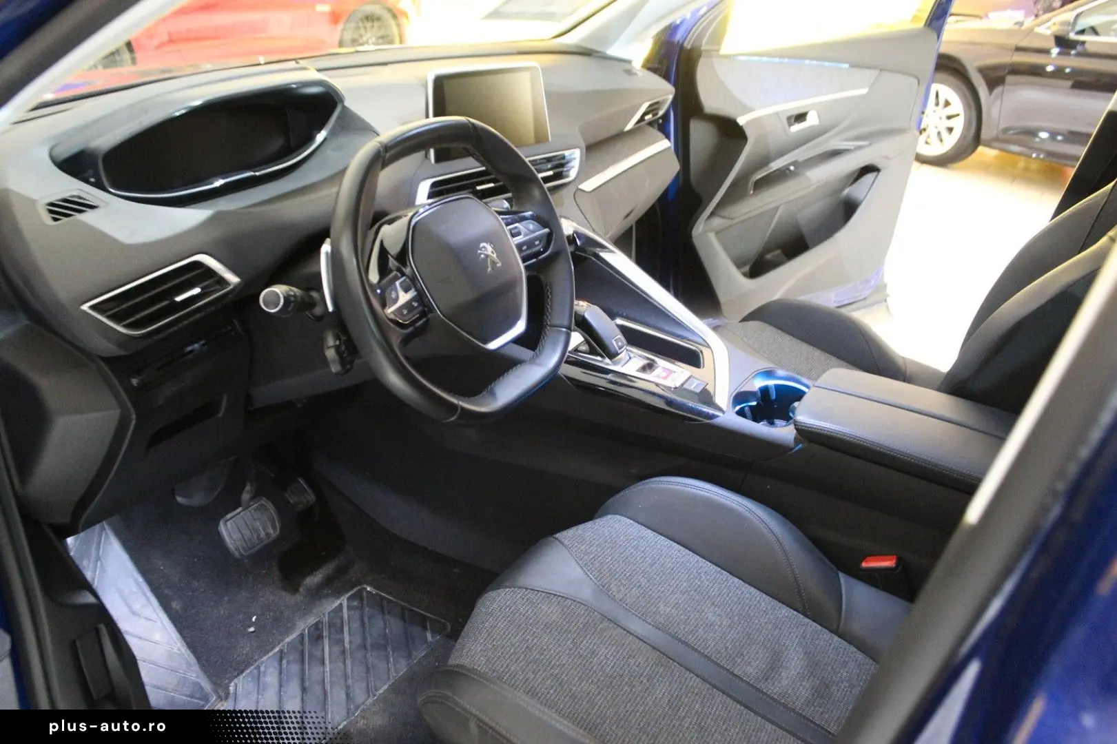 PEUGEOT 3008 Allure 1.5D NAVI LED SHZ PDC T-LEDER TEMPO