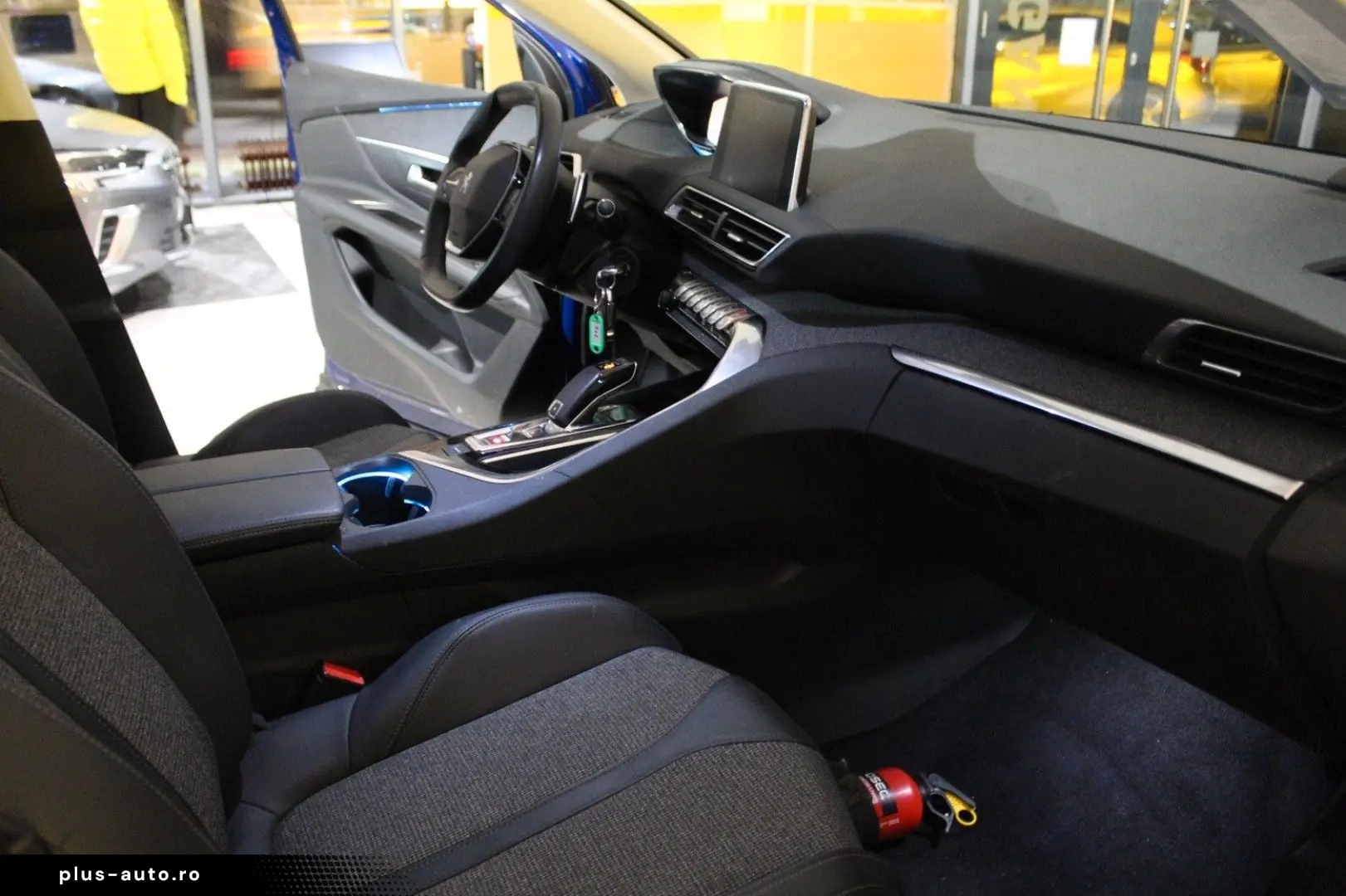 PEUGEOT 3008 Allure 1.5D NAVI LED SHZ PDC T-LEDER TEMPO