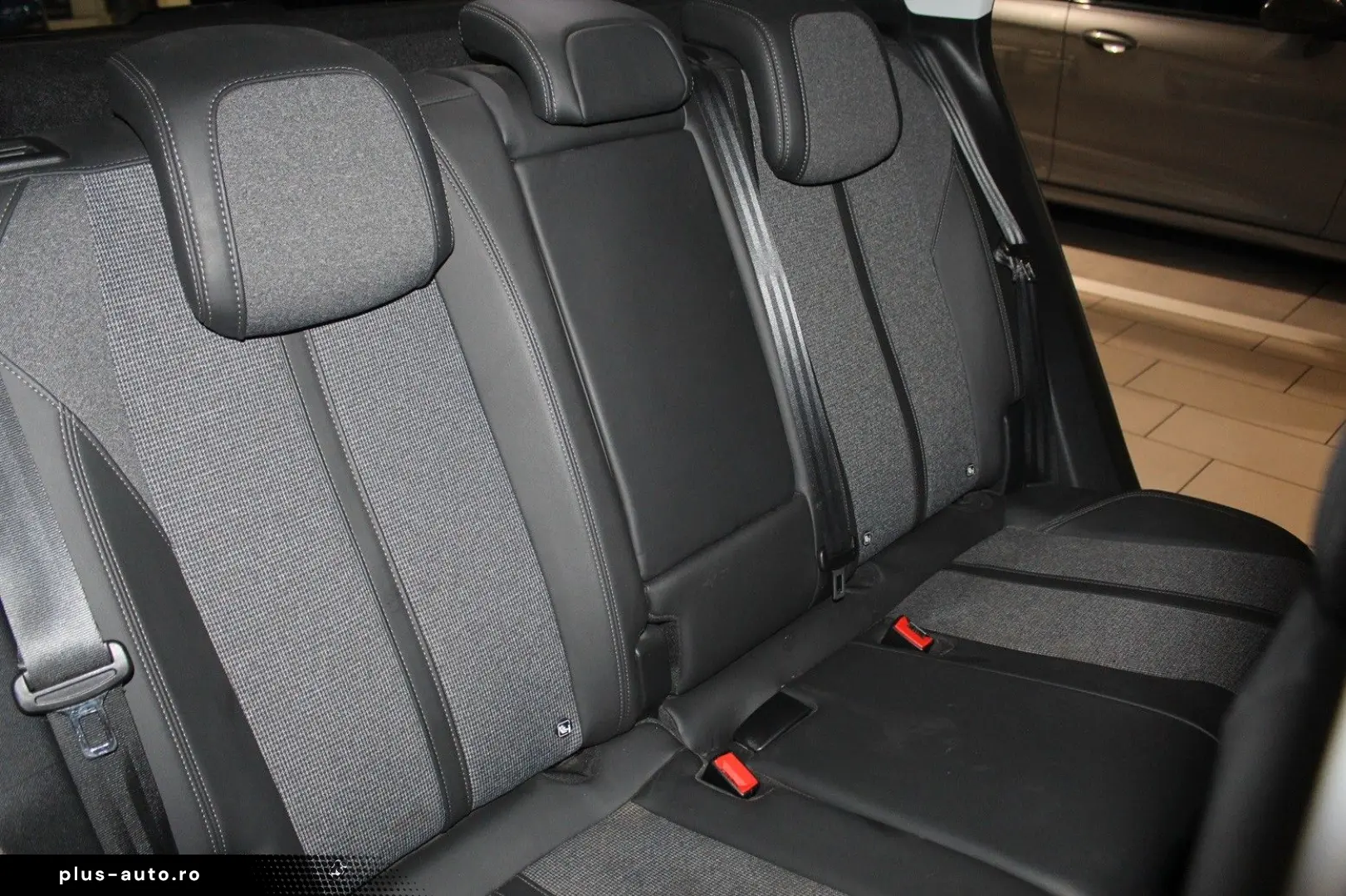 PEUGEOT 3008 Allure 1.5D NAVI LED SHZ PDC T-LEDER TEMPO