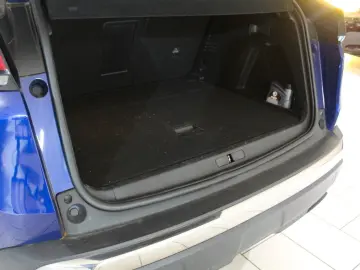 PEUGEOT 3008 Allure 1.5D NAVI LED SHZ PDC T-LEDER TEMPO