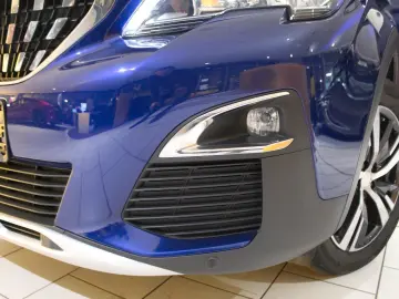 PEUGEOT 3008 Allure 1.5D NAVI LED SHZ PDC T-LEDER TEMPO