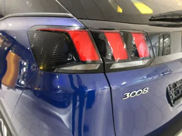 PEUGEOT 3008 Allure 1.5D NAVI LED SHZ PDC T-LEDER TEMPO