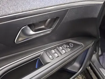 PEUGEOT 3008 1.5 BlueHDi 130 GT-Line Navi LED Pano