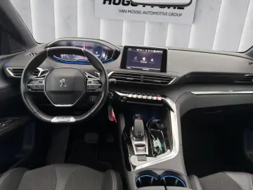 PEUGEOT 5008 1.5 BlueHDi 130 Allure (EURO 6d-TEMP)