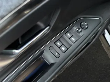 PEUGEOT 5008 1.5 BlueHDi 130 Allure (EURO 6d-TEMP)