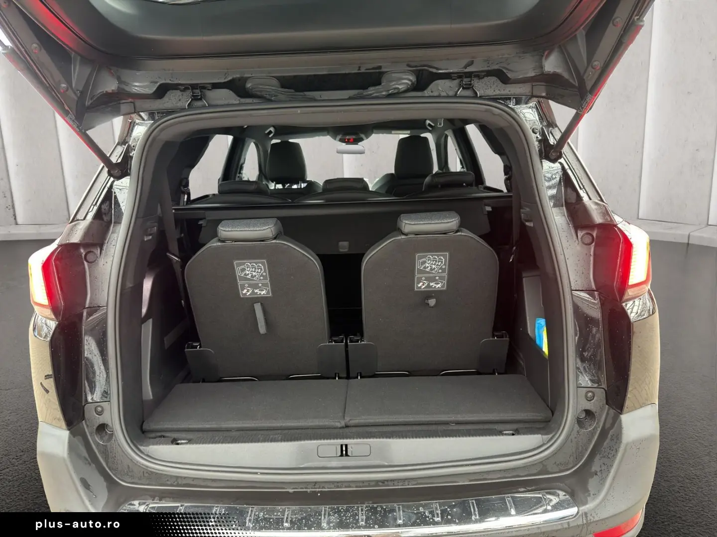 PEUGEOT 5008 1.5 BlueHDi 130 Allure (EURO 6d-TEMP)