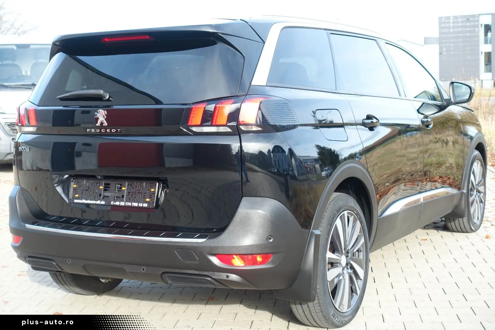 PEUGEOT 5008 Allure 1.5 Blue HDI -Einparkhilfe -7 Sitzer