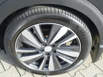 PEUGEOT 5008 Allure 1.5 Blue HDI -Einparkhilfe -7 Sitzer