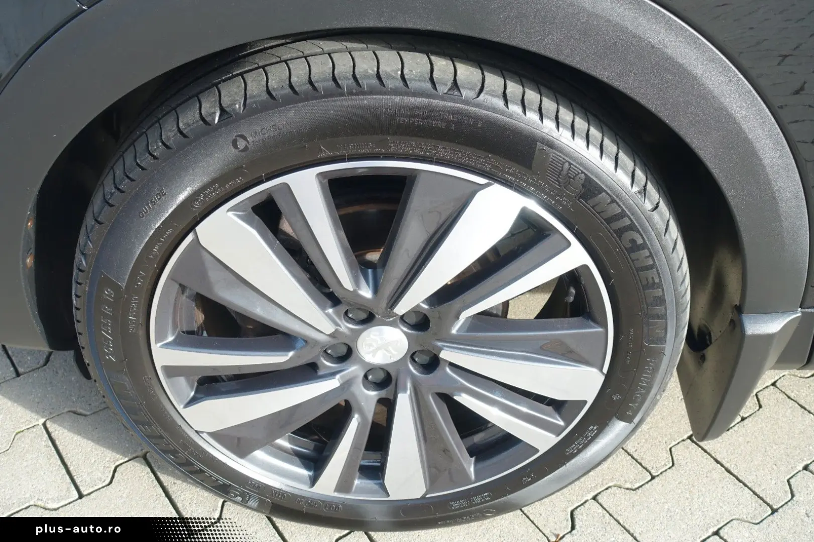 PEUGEOT 5008 Allure 1.5 Blue HDI -Einparkhilfe -7 Sitzer