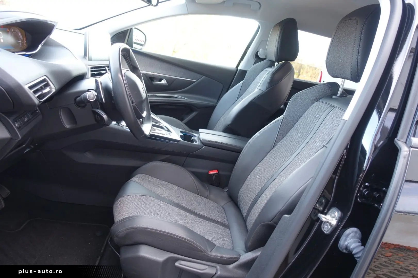 PEUGEOT 5008 Allure 1.5 Blue HDI -Einparkhilfe -7 Sitzer