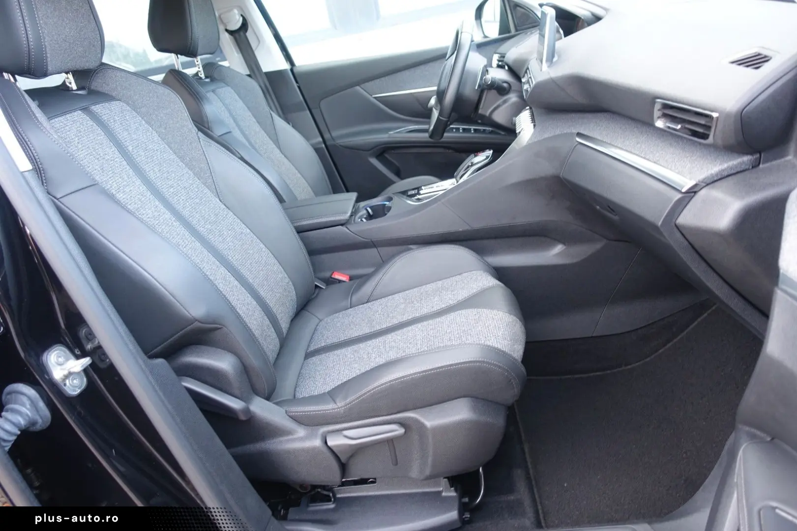 PEUGEOT 5008 Allure 1.5 Blue HDI -Einparkhilfe -7 Sitzer