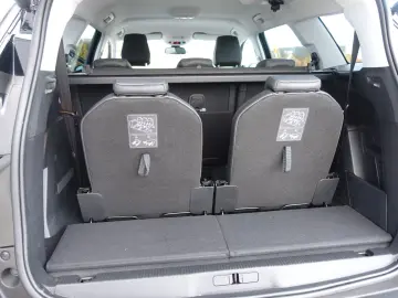 PEUGEOT 5008 Allure 1.5 Blue HDI -Einparkhilfe -7 Sitzer