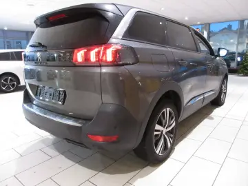 PEUGEOT 5008 Allure 1.5D LED NAVI R´CAM PDC 7-SITZ