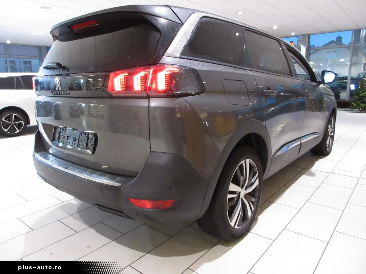 PEUGEOT 5008 Allure 1.5D LED NAVI R´CAM PDC 7-SITZ