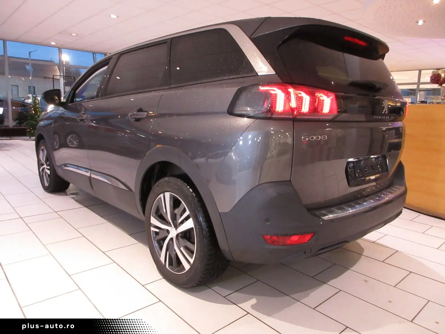 PEUGEOT 5008 Allure 1.5D LED NAVI R´CAM PDC 7-SITZ