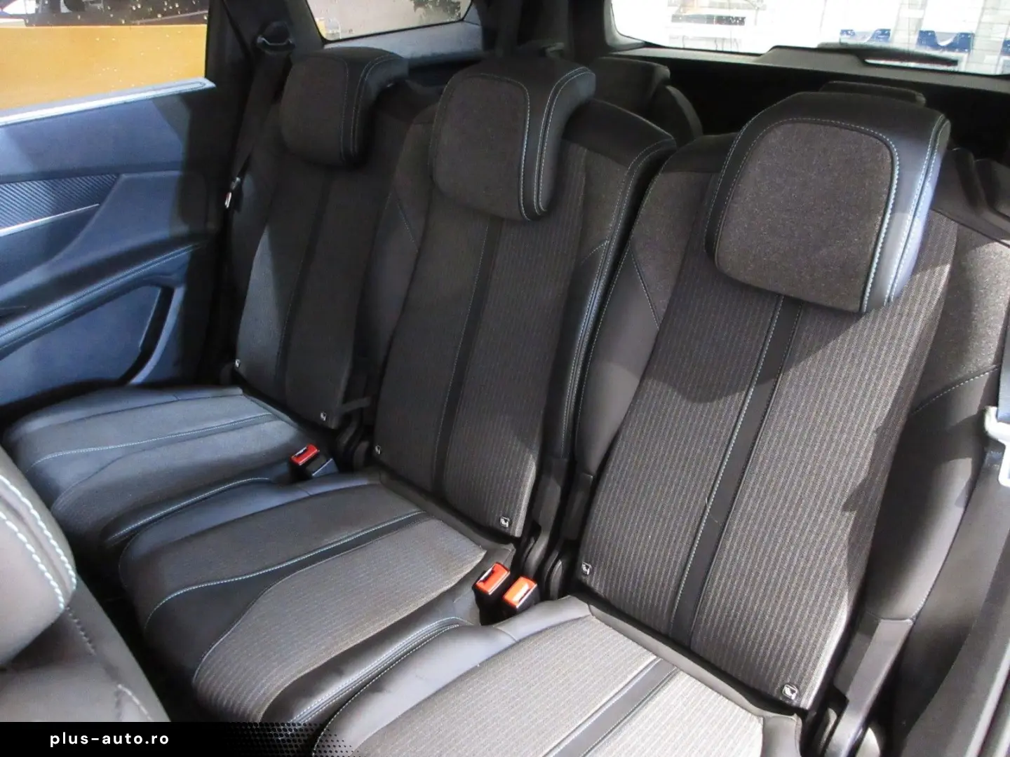 PEUGEOT 5008 Allure 1.5D LED NAVI R´CAM PDC 7-SITZ