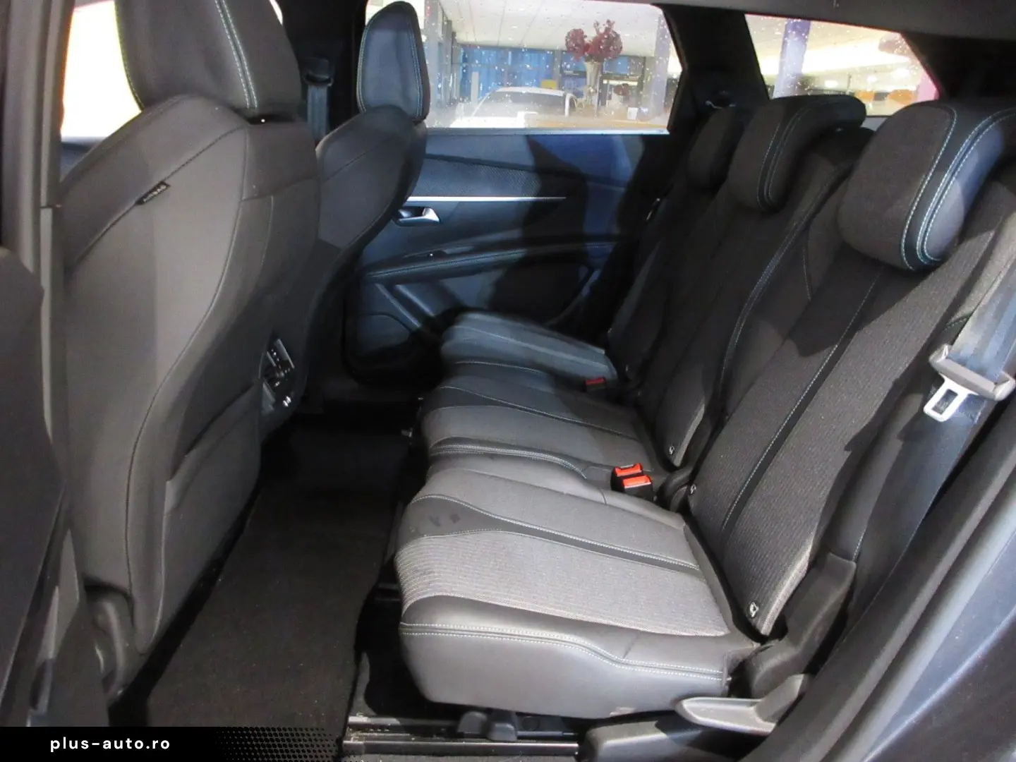 PEUGEOT 5008 Allure 1.5D LED NAVI R´CAM PDC 7-SITZ