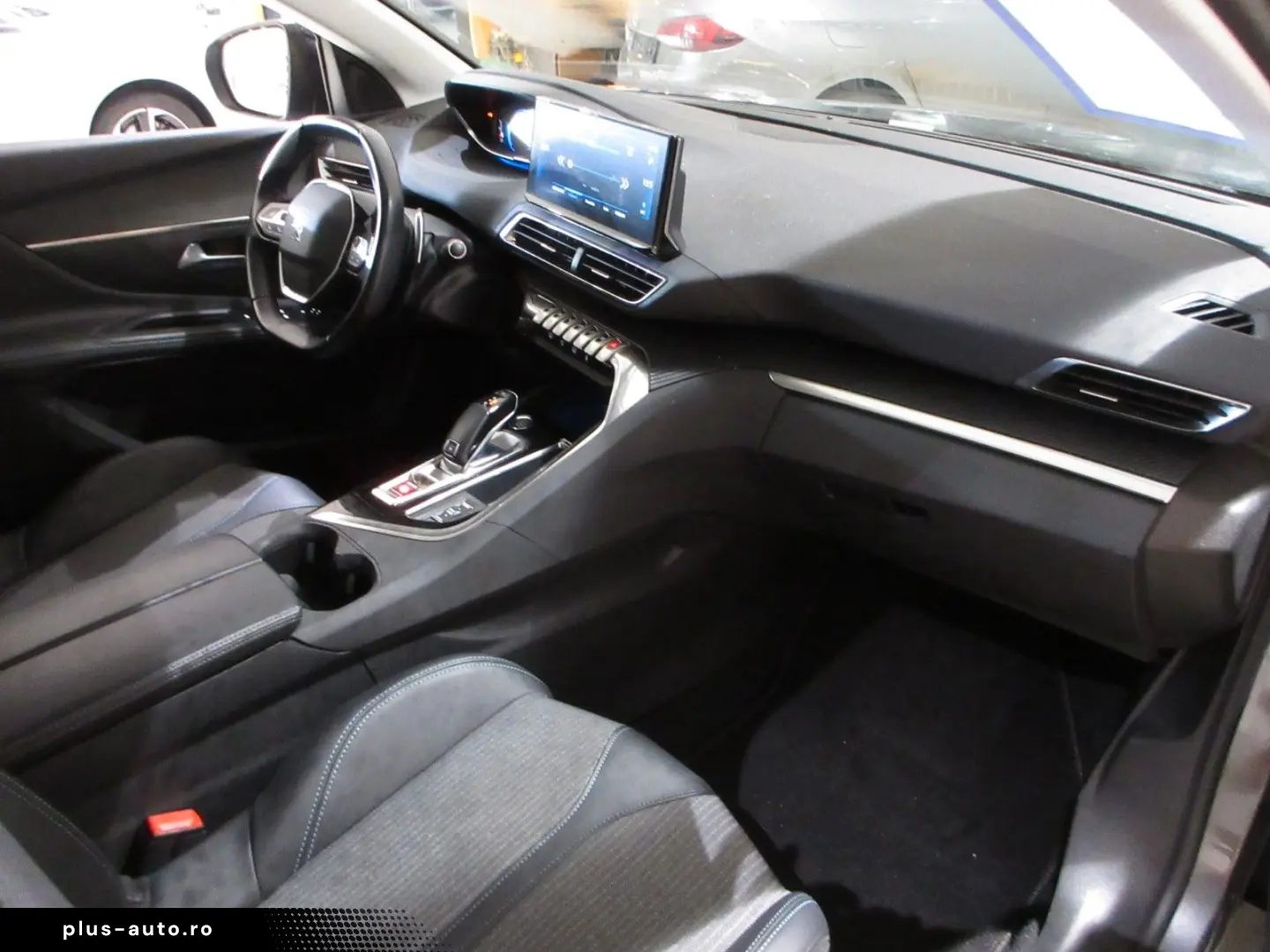 PEUGEOT 5008 Allure 1.5D LED NAVI R´CAM PDC 7-SITZ