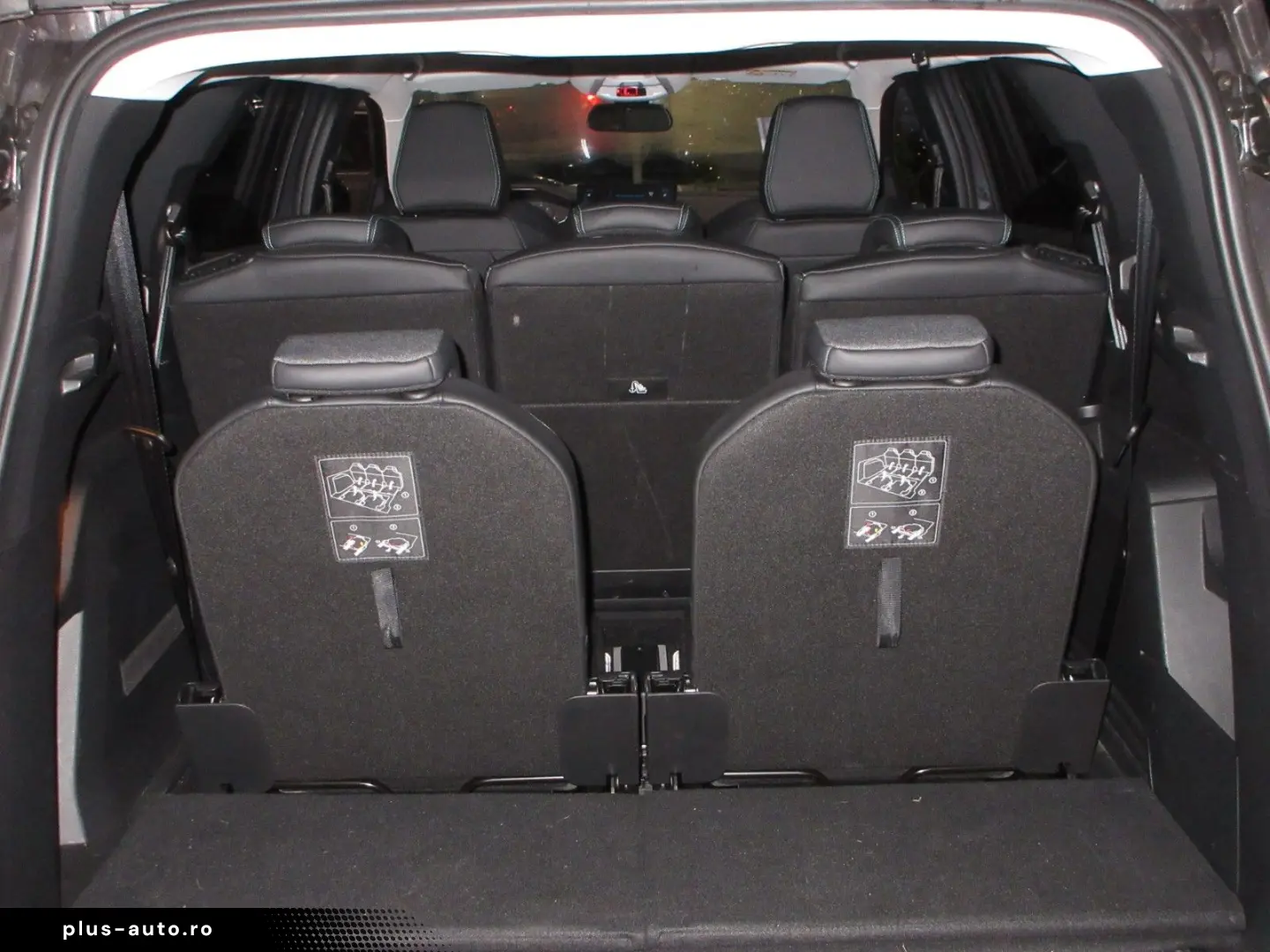 PEUGEOT 5008 Allure 1.5D LED NAVI R´CAM PDC 7-SITZ