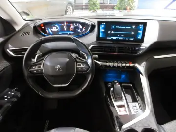 PEUGEOT 5008 Allure 1.5D LED NAVI R´CAM PDC 7-SITZ