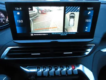 PEUGEOT 5008 Allure 1.5D LED NAVI R´CAM PDC 7-SITZ