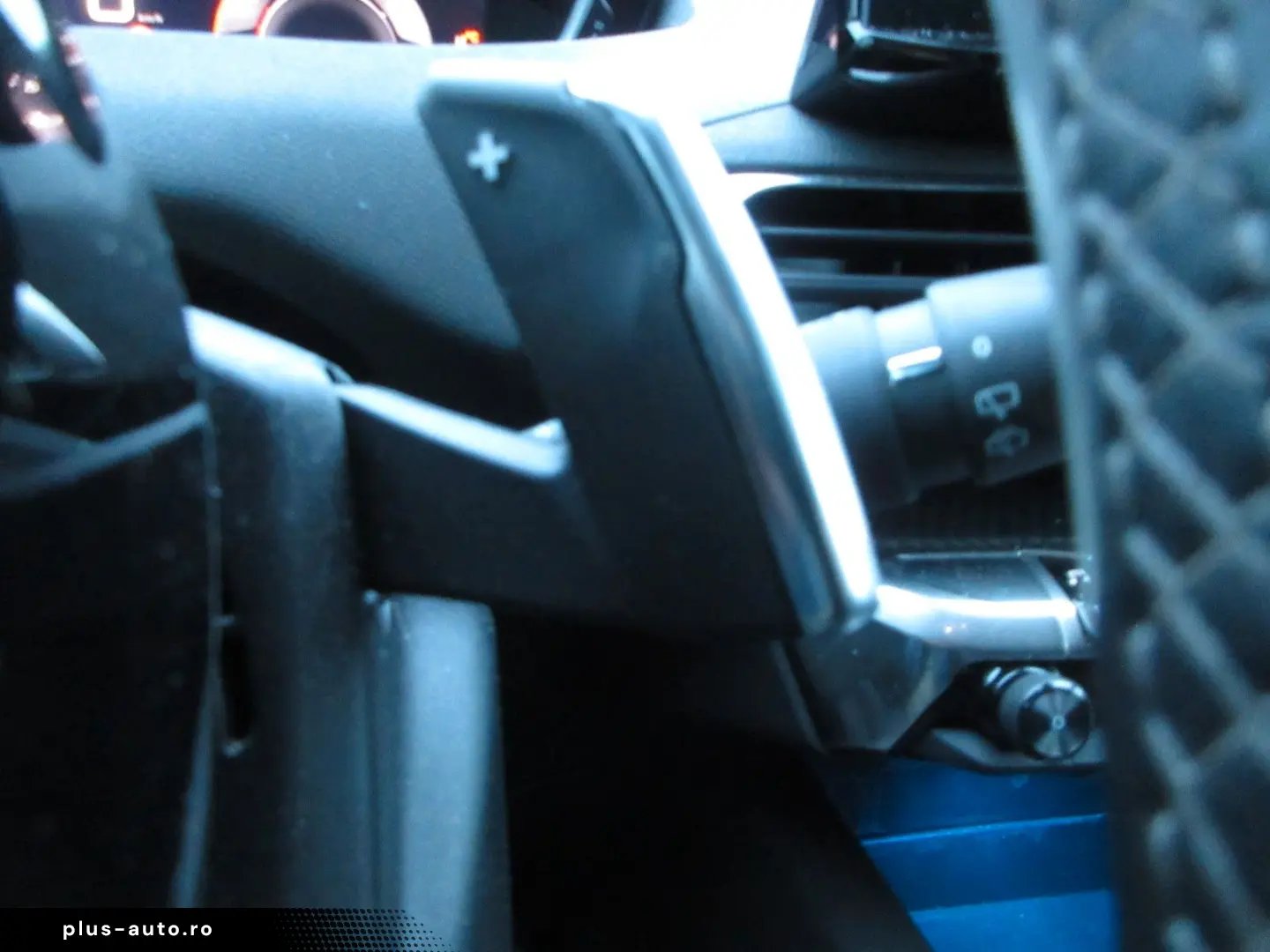 PEUGEOT 5008 Allure 1.5D LED NAVI R´CAM PDC 7-SITZ