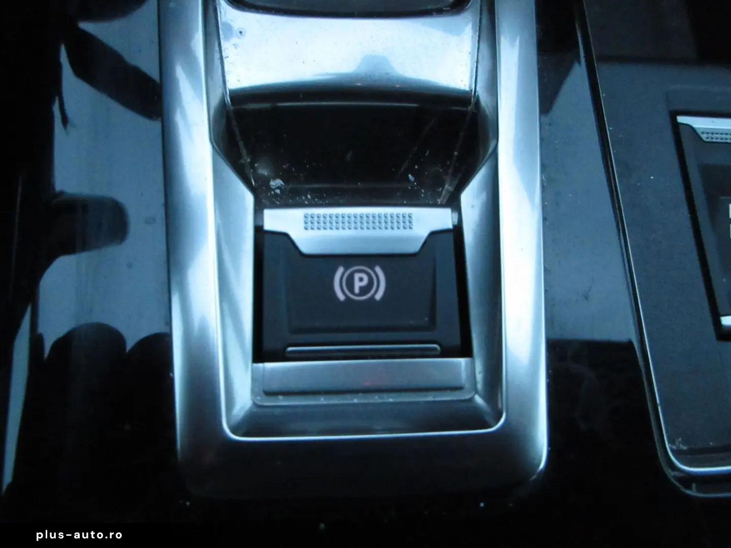 PEUGEOT 5008 Allure 1.5D LED NAVI R´CAM PDC 7-SITZ