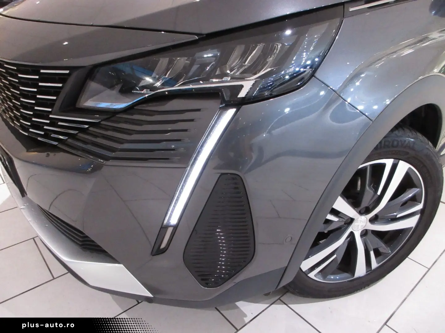 PEUGEOT 5008 Allure 1.5D LED NAVI R´CAM PDC 7-SITZ