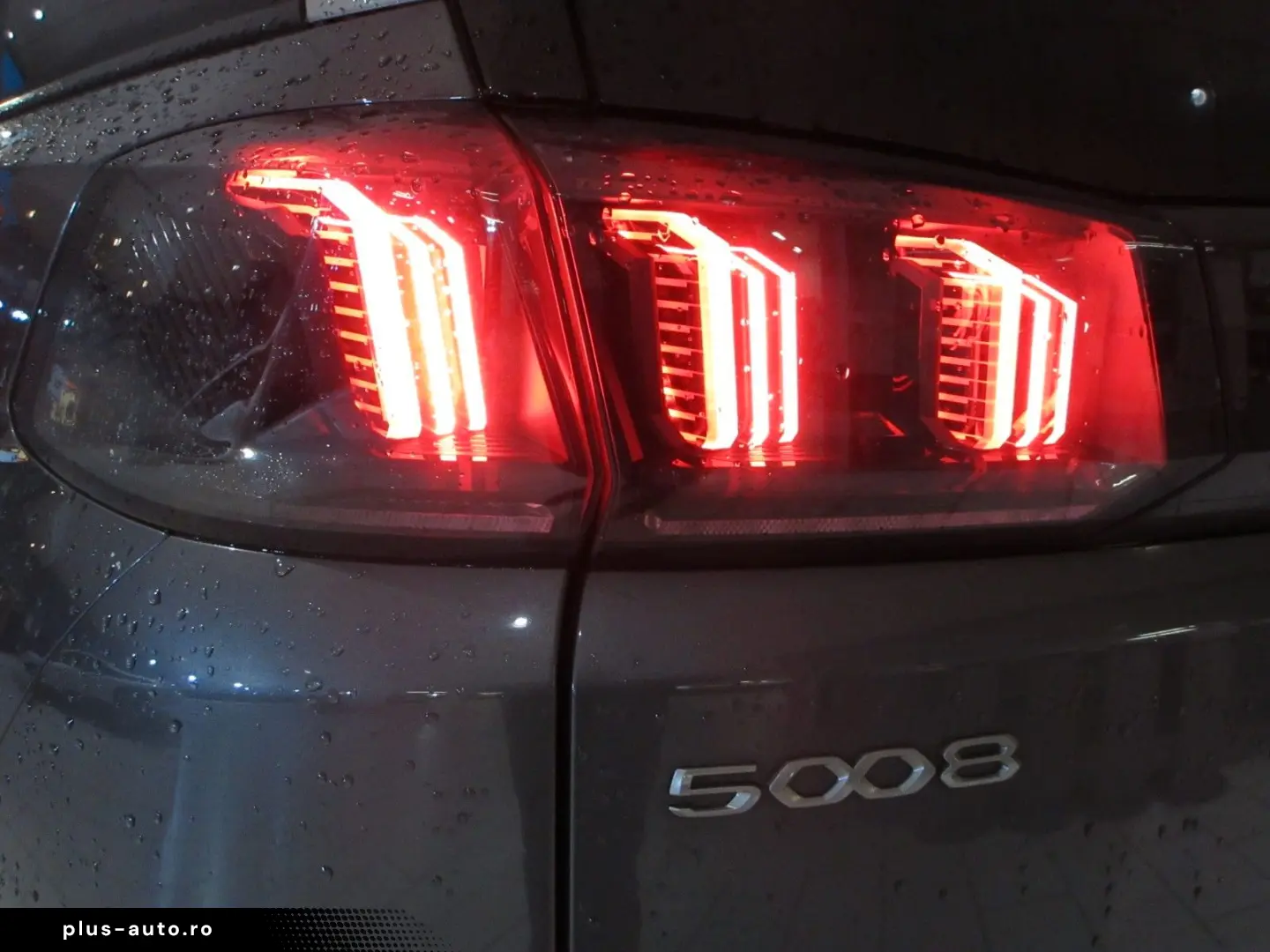 PEUGEOT 5008 Allure 1.5D LED NAVI R´CAM PDC 7-SITZ