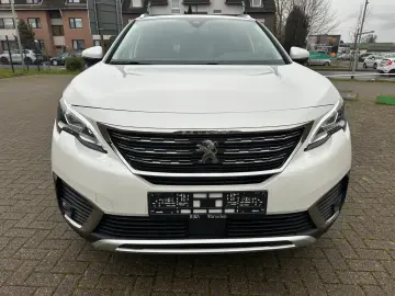 PEUGEOT 5008  Leder Panorama  7 Sitzer