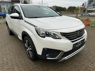 PEUGEOT 5008  Leder Panorama  7 Sitzer