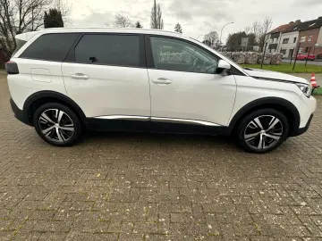 PEUGEOT 5008  Leder Panorama  7 Sitzer