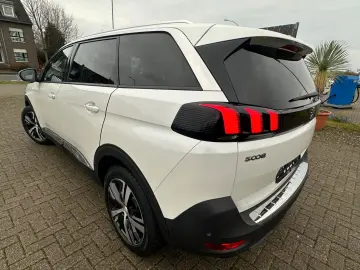 PEUGEOT 5008  Leder Panorama  7 Sitzer