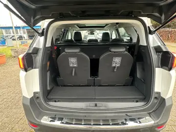 PEUGEOT 5008  Leder Panorama  7 Sitzer