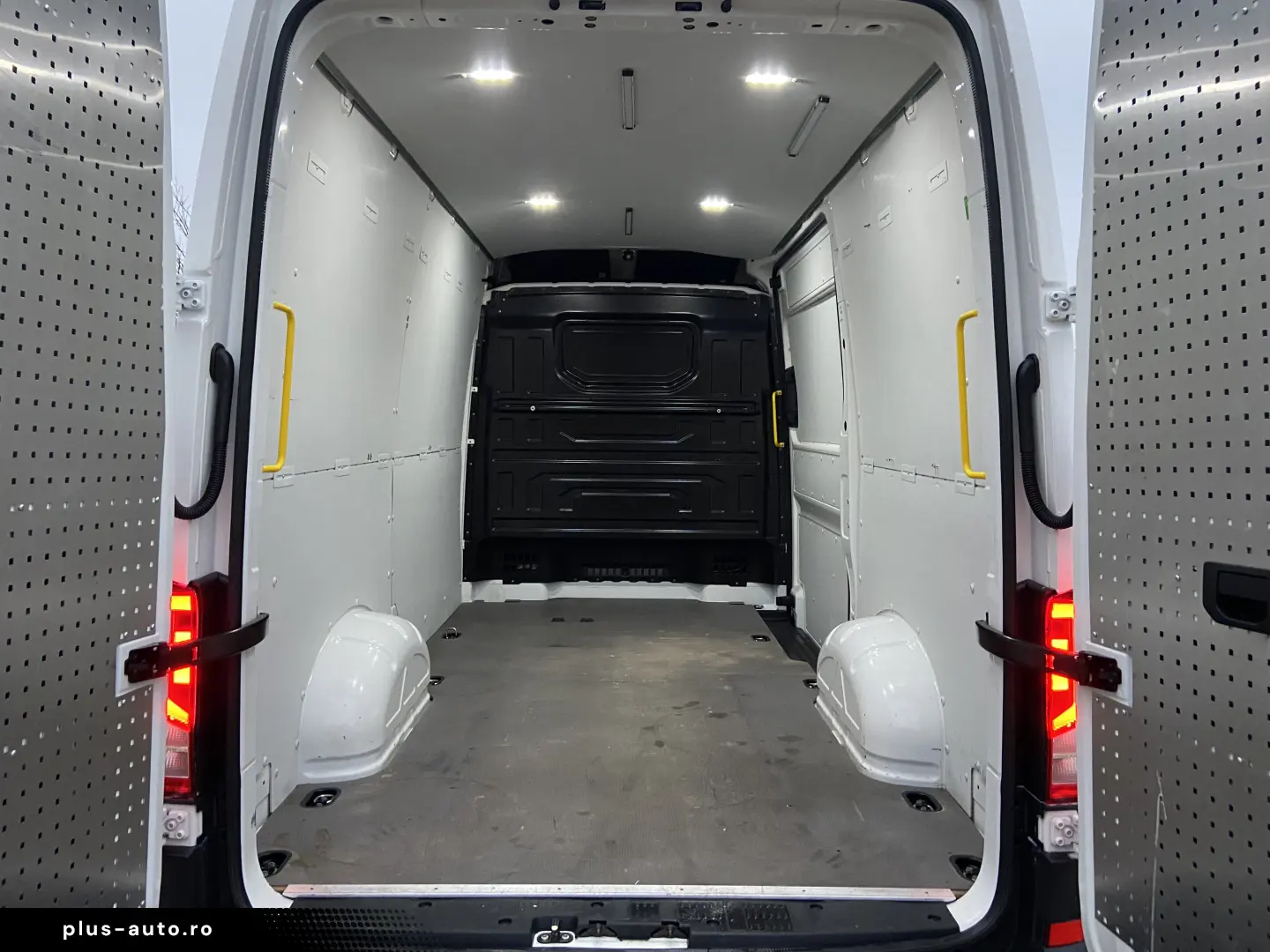 VW CRAFTER L3-H2 AUTOMAT 177cp WEBASTO ACC Front Assist