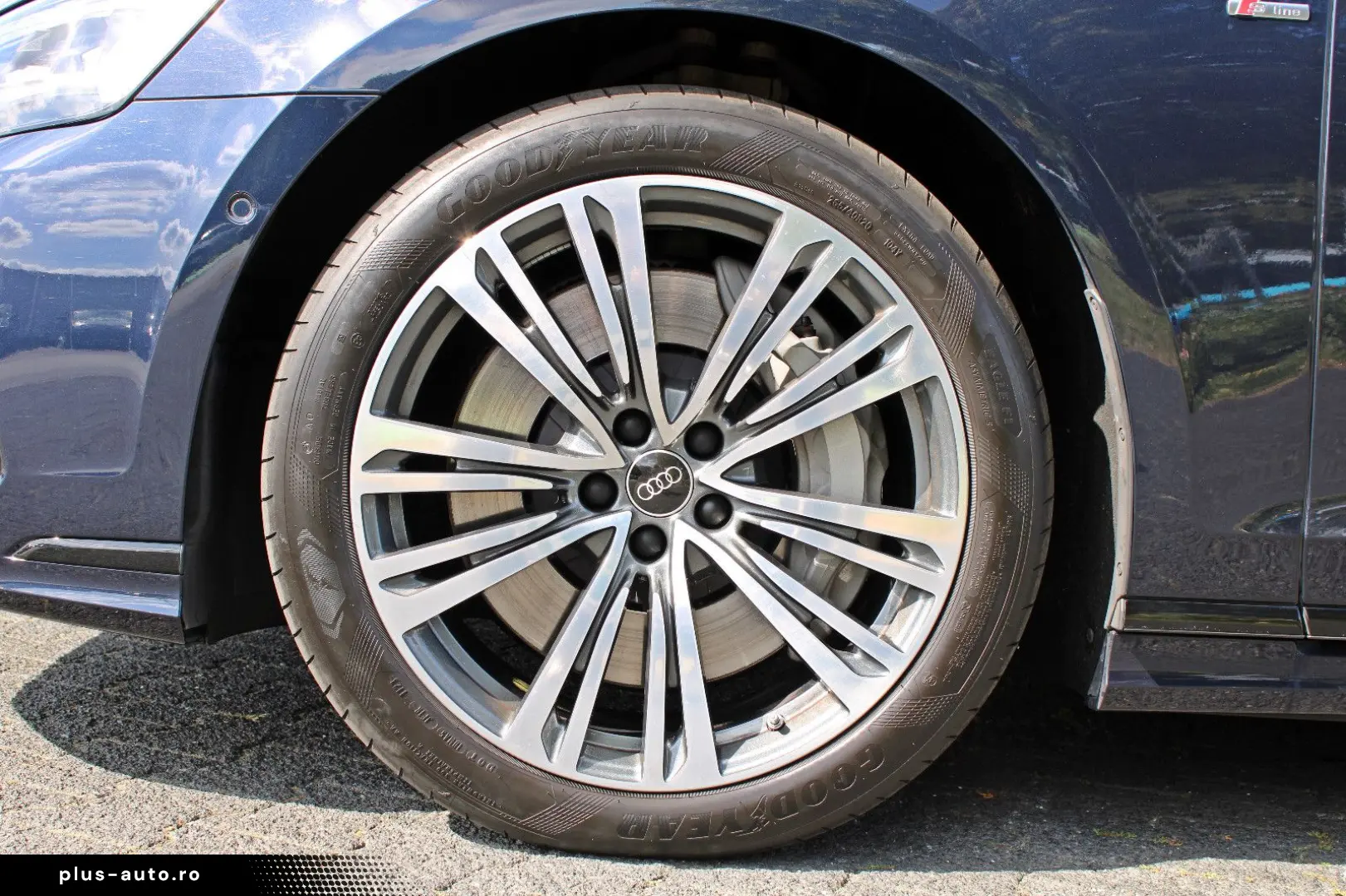 AUDI A8 60TFSIe quattro S LINE BLACK  HUD DIGMATRIX TV