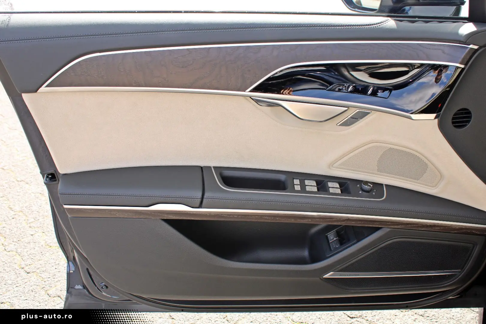 AUDI A8 60TFSIe quattro S LINE BLACK  HUD DIGMATRIX TV