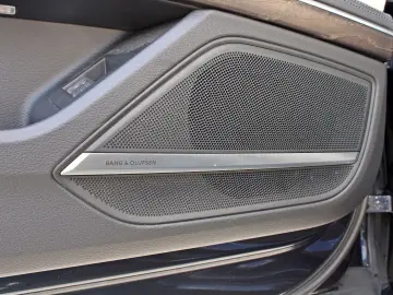 AUDI A8 60TFSIe quattro S LINE BLACK  HUD DIGMATRIX TV