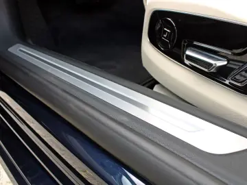 AUDI A8 60TFSIe quattro S LINE BLACK  HUD DIGMATRIX TV