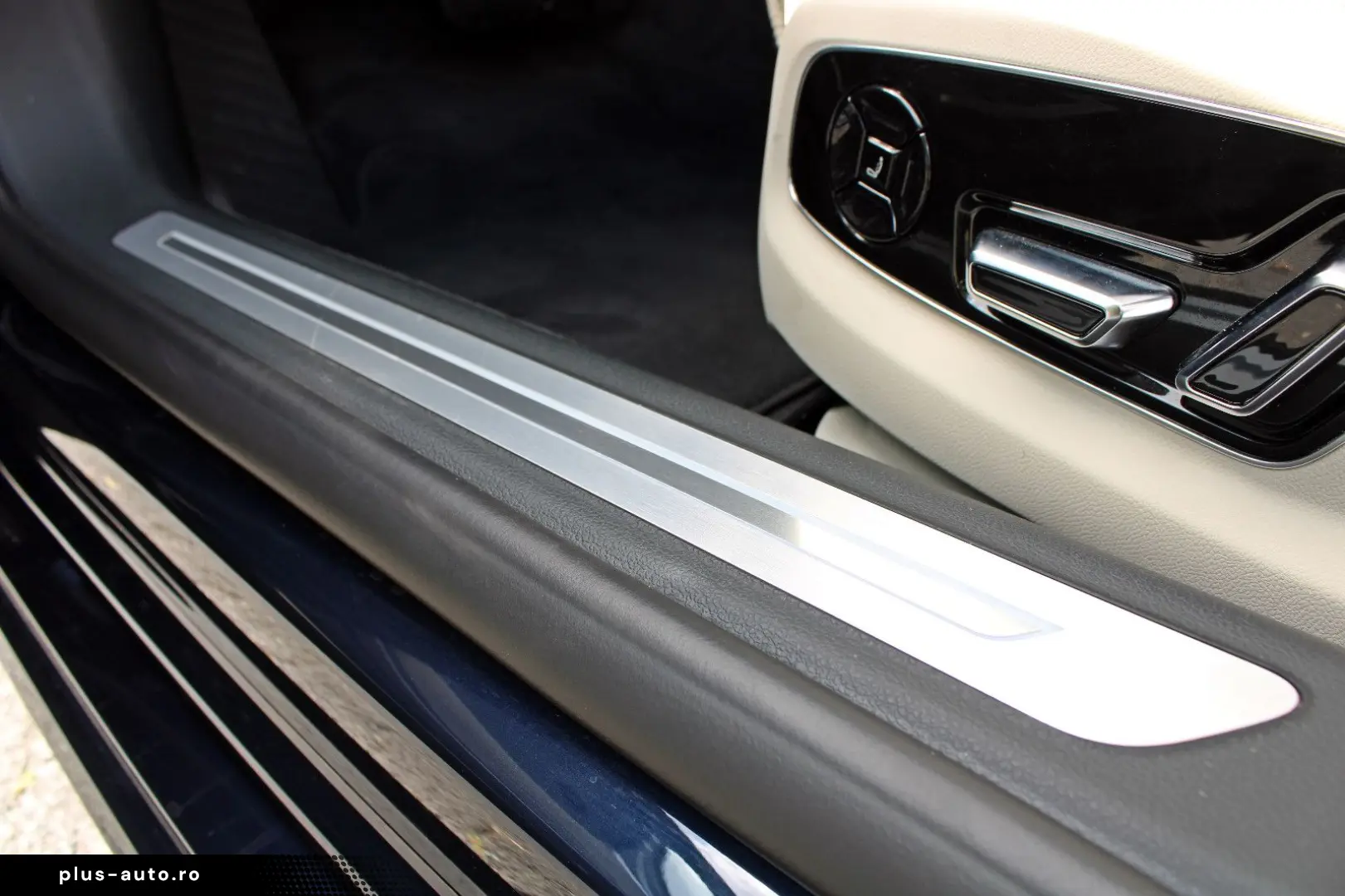 AUDI A8 60TFSIe quattro S LINE BLACK  HUD DIGMATRIX TV