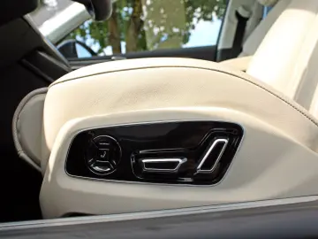 AUDI A8 60TFSIe quattro S LINE BLACK  HUD DIGMATRIX TV