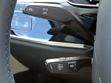 AUDI A8 60TFSIe quattro S LINE BLACK  HUD DIGMATRIX TV