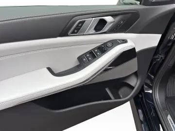 BMW X5 xDrive30d M Sport AdapLED HUD AHK Hifi HK Ada