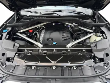 BMW X5 xDrive30d M Sport AdapLED HUD AHK Hifi HK Ada