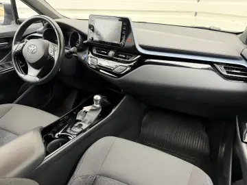 Toyota C-HR facelift 2020 de vanzare in RATE FIXE