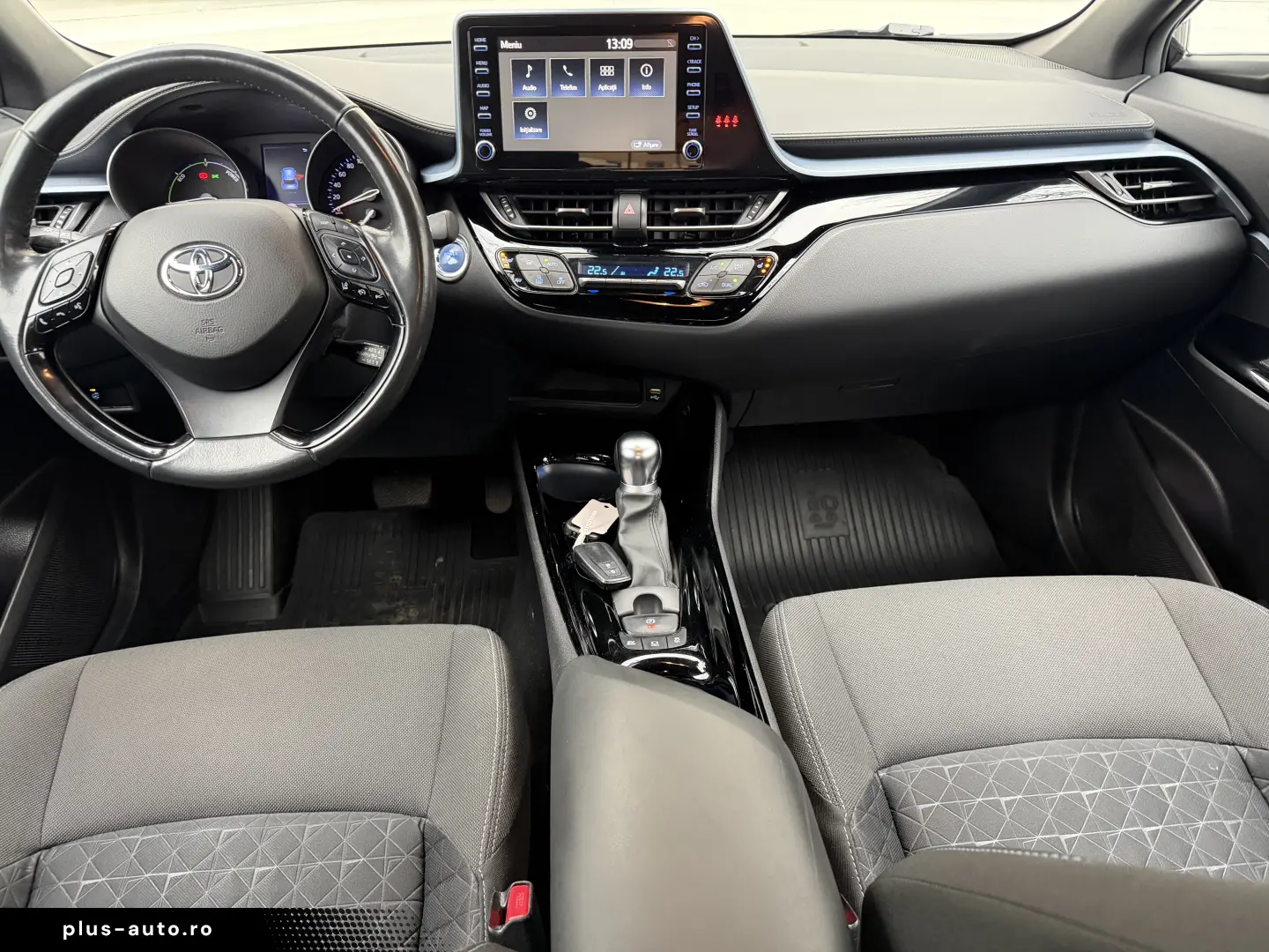 Toyota C-HR facelift 2020 de vanzare in RATE FIXE