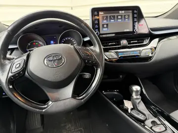 Toyota C-HR facelift 2020 de vanzare in RATE FIXE